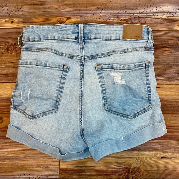 Aeropostale Women’s Sz 8 Super High Rise Midi Jean Short Ripped Light Wash - Picture 2 of 3